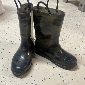 Kids rain boots size 12